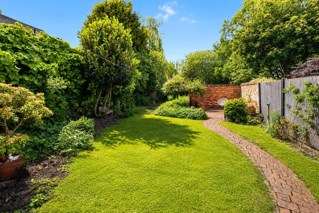 Property photo 2 of 19 Picture No. 25
