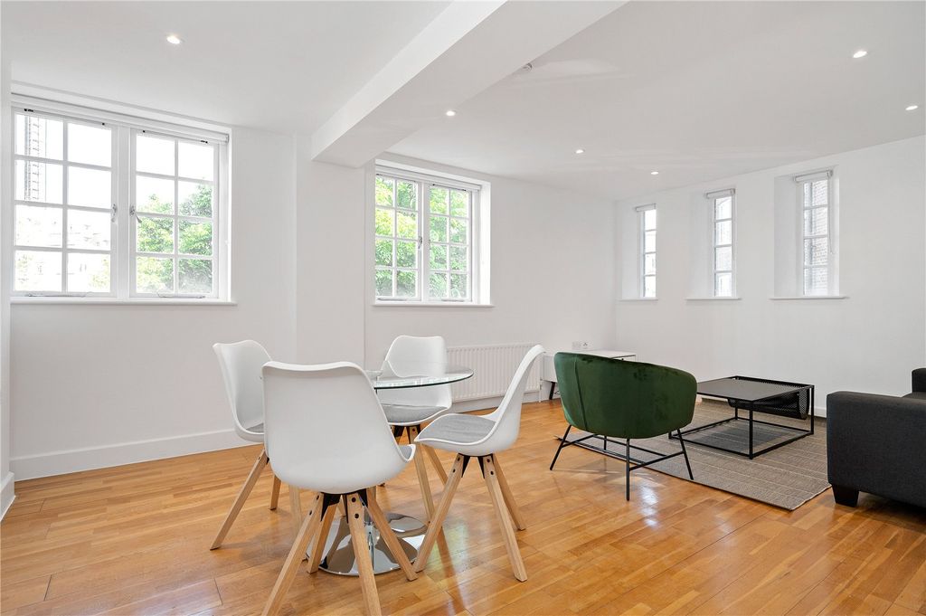 Property photo 1 of 12 Reception Diner