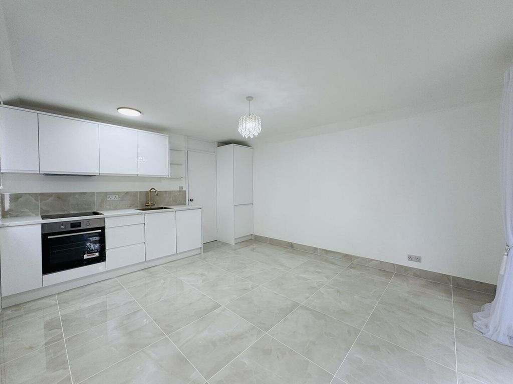 Property photo 2 of 11 Kitchen/Living Room