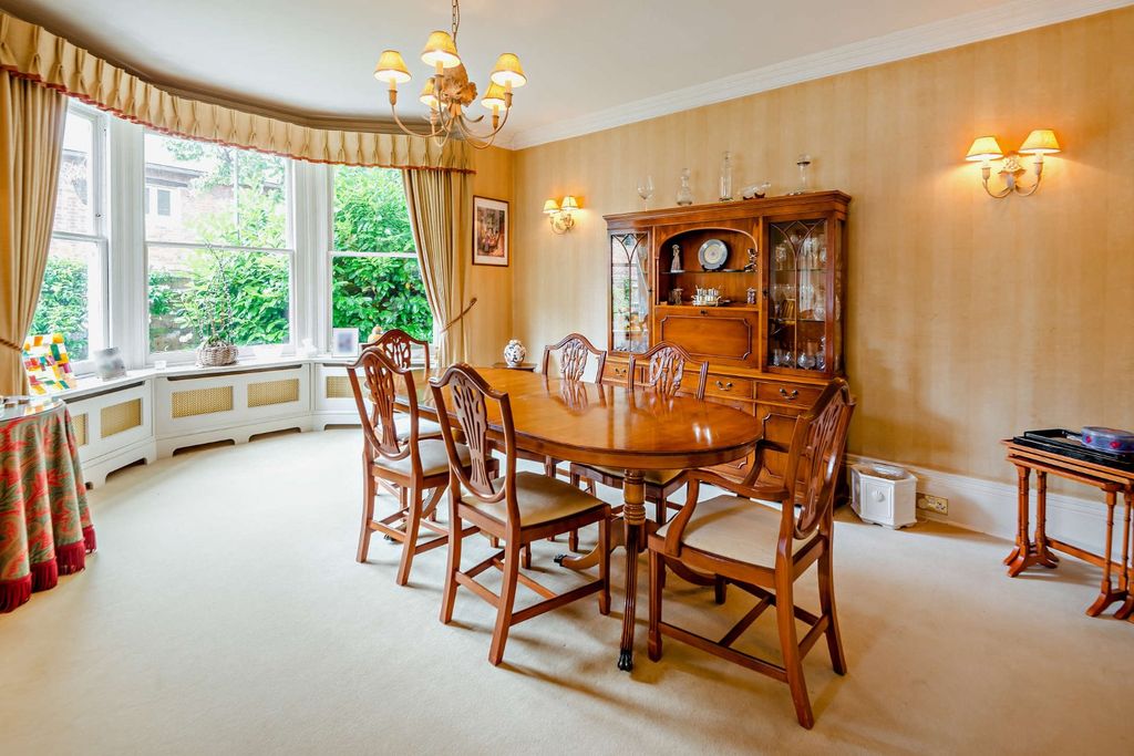 Property photo 3 of 17 Dining Room