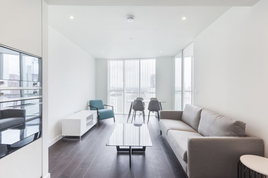 Property photo 3 of 7 Living Area