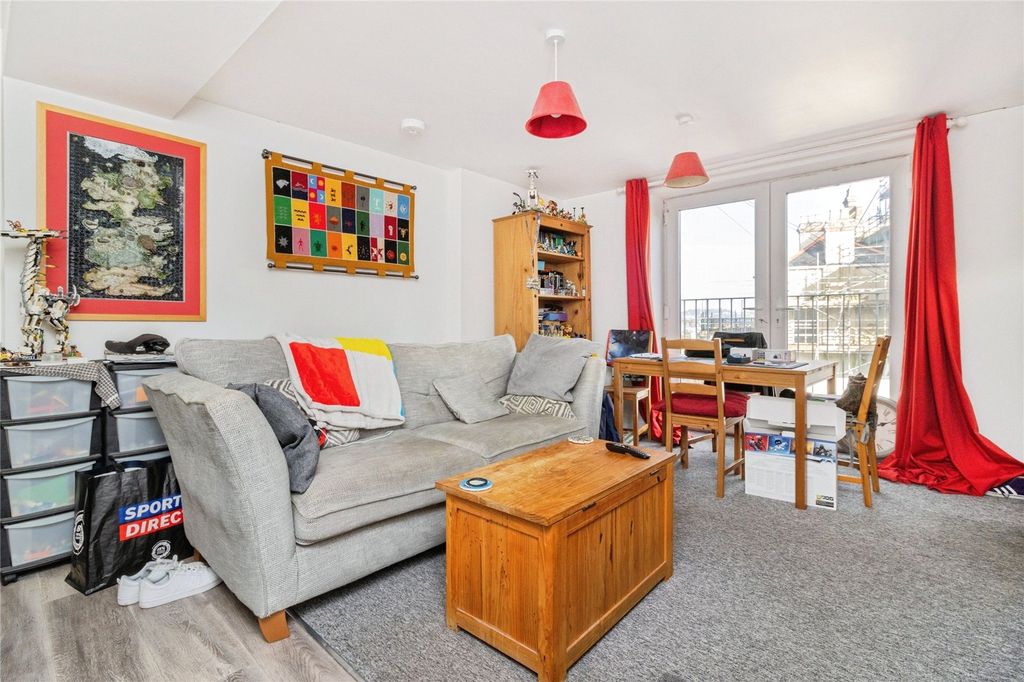 Property photo 3 of 13 Picture No. 15