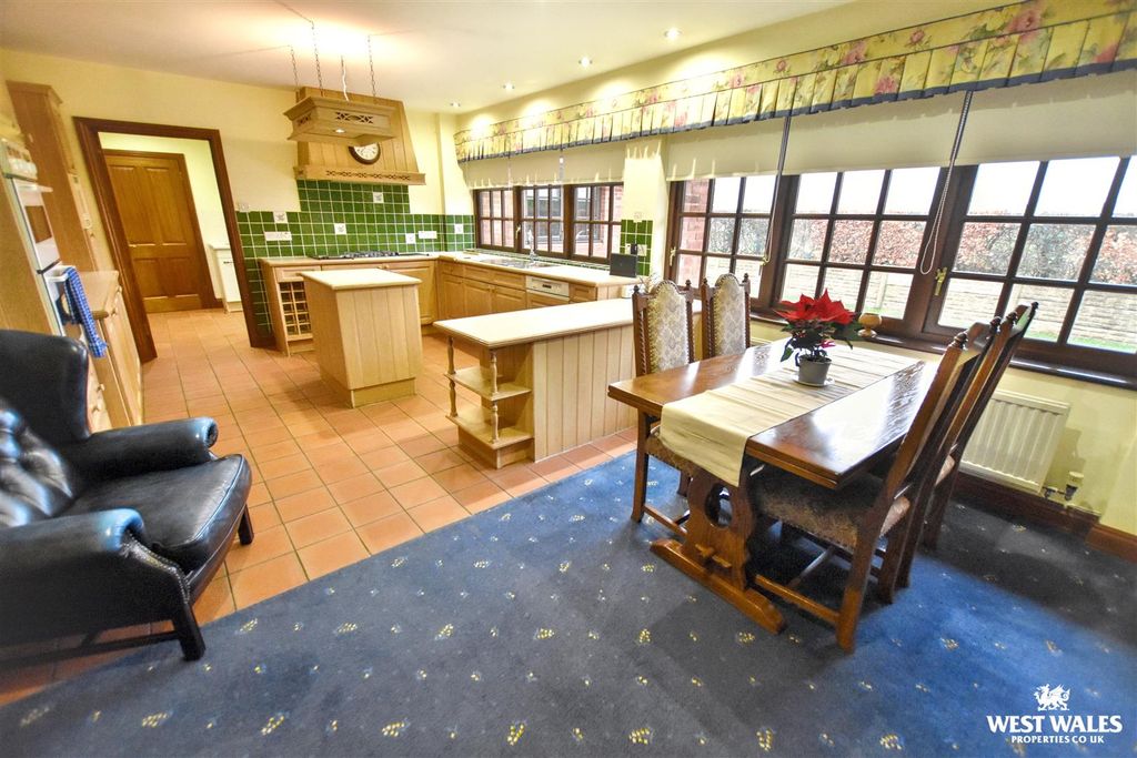 Property photo 3 of 31 16 (66).Jpg