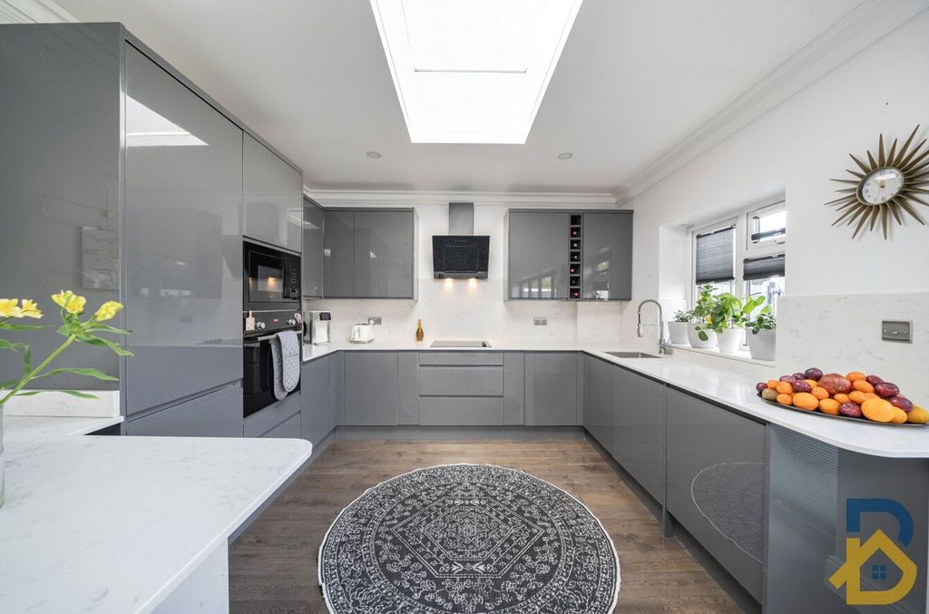 Property photo 3 of 17 Picture No. 34