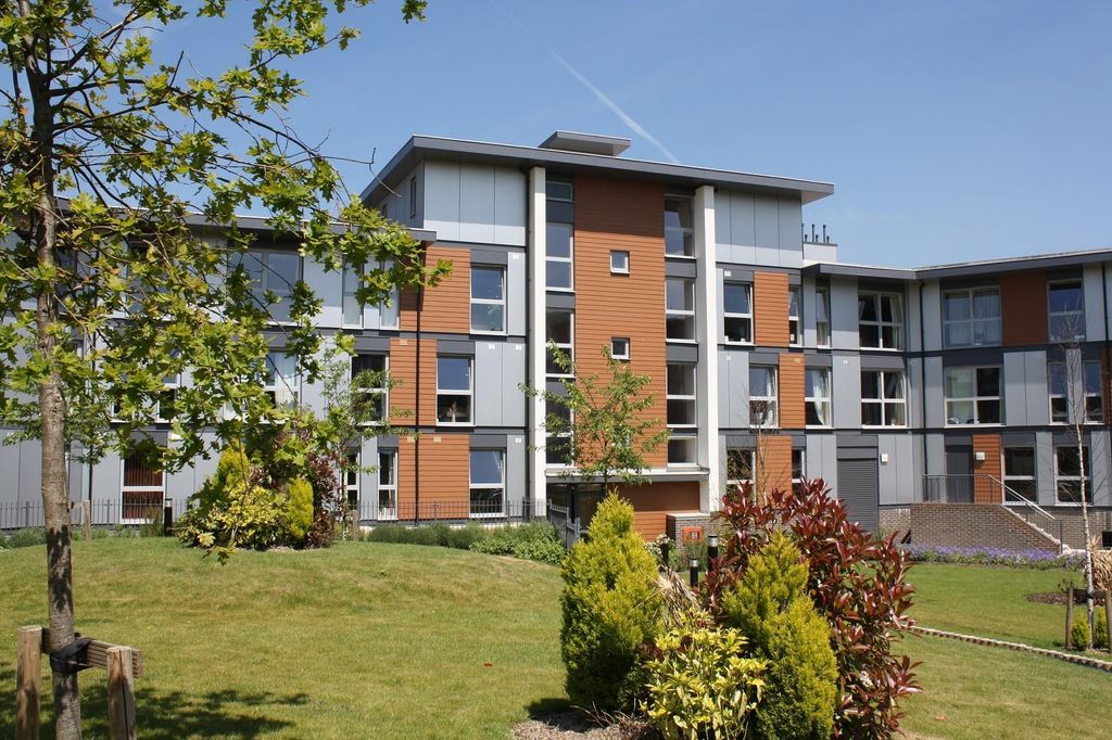 Property photo 1 of 7 Front Howlands.Jpg