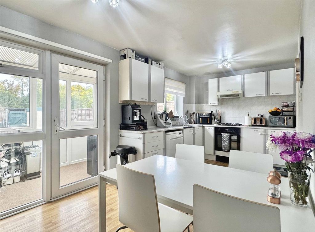 Property photo 2 of 18 Kitchen Diner.Jpg