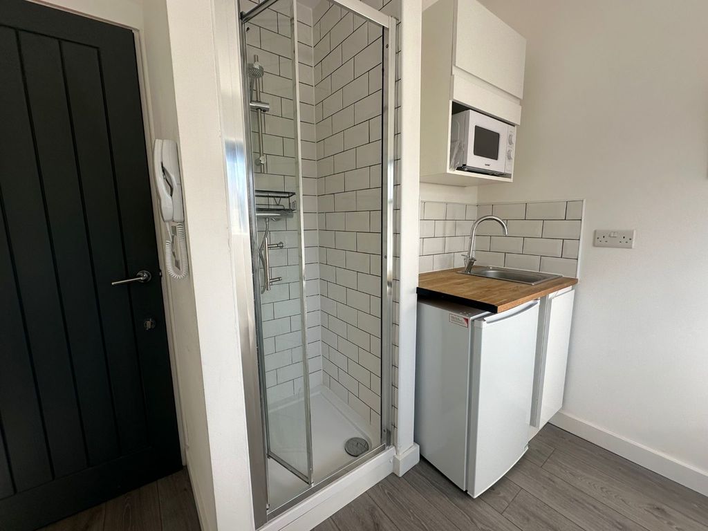 Property photo 3 of 8 4717432