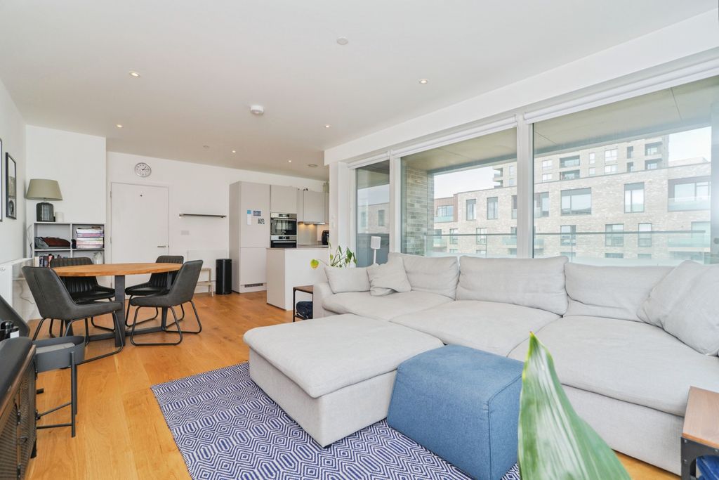 Property photo 1 of 15 Living Room