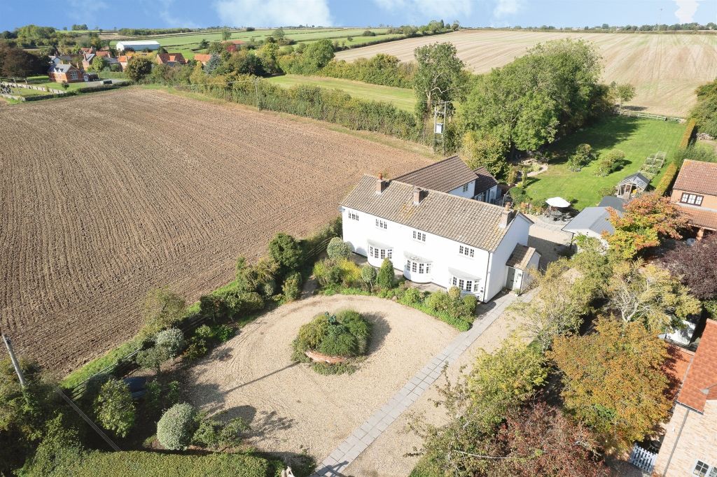 Property photo 2 of 33