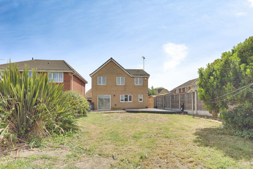 Property photo 2 of 31