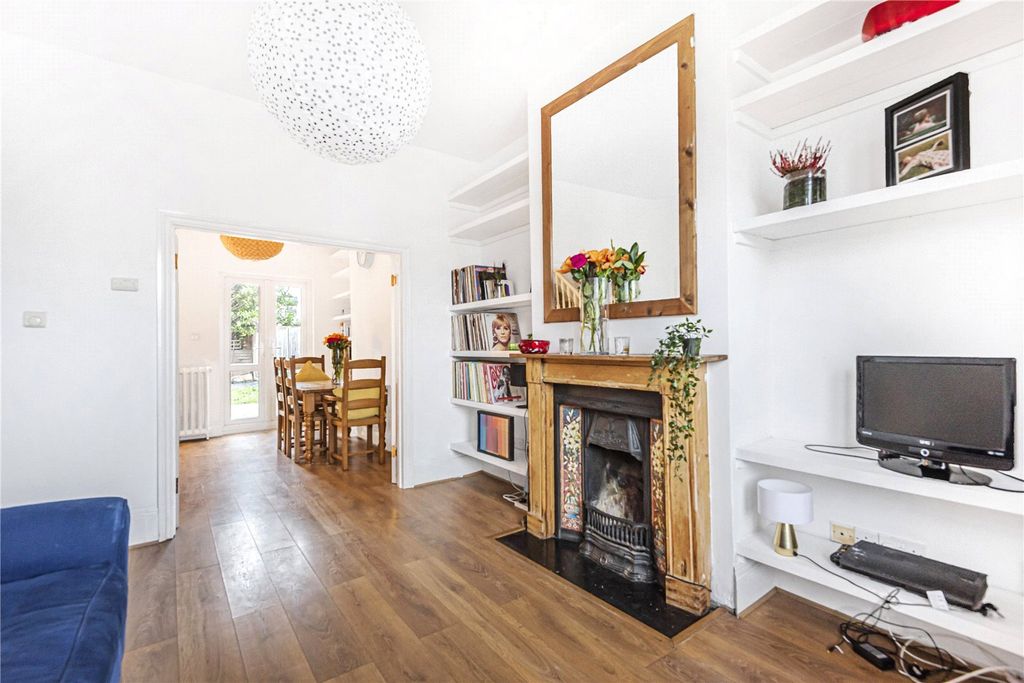 Property photo 2 of 17 Picture No. 29