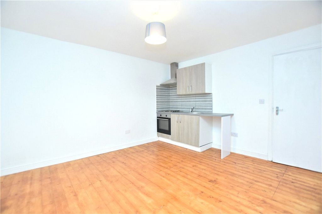 Property photo 2 of 9 Picture No. 08