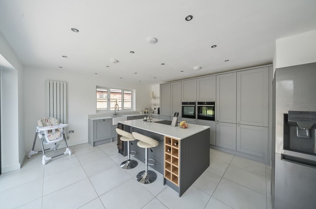 Property photo 3 of 28 1306754-17-684c58Eb8c6Bc