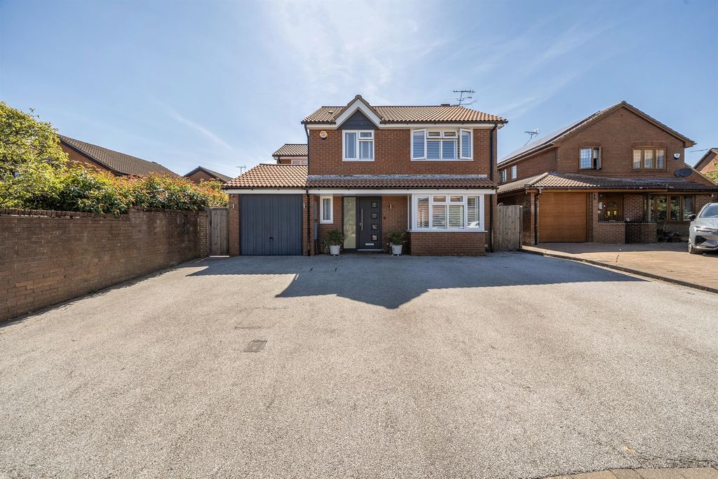 Property photo 1 of 18