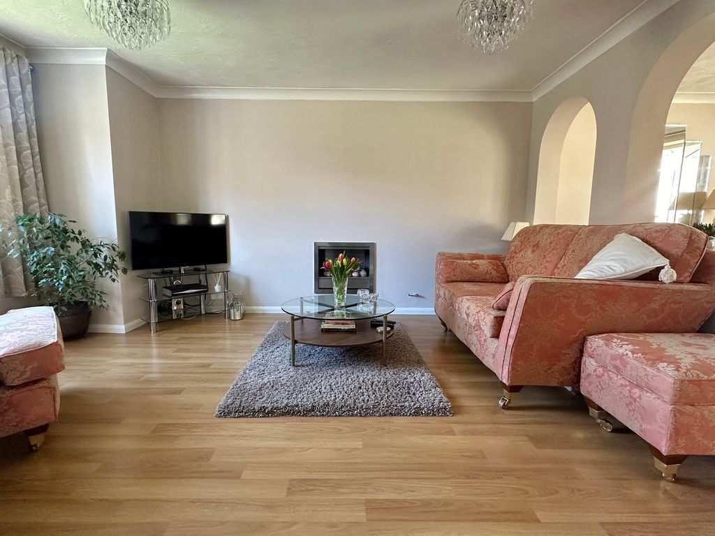 Property photo 3 of 25