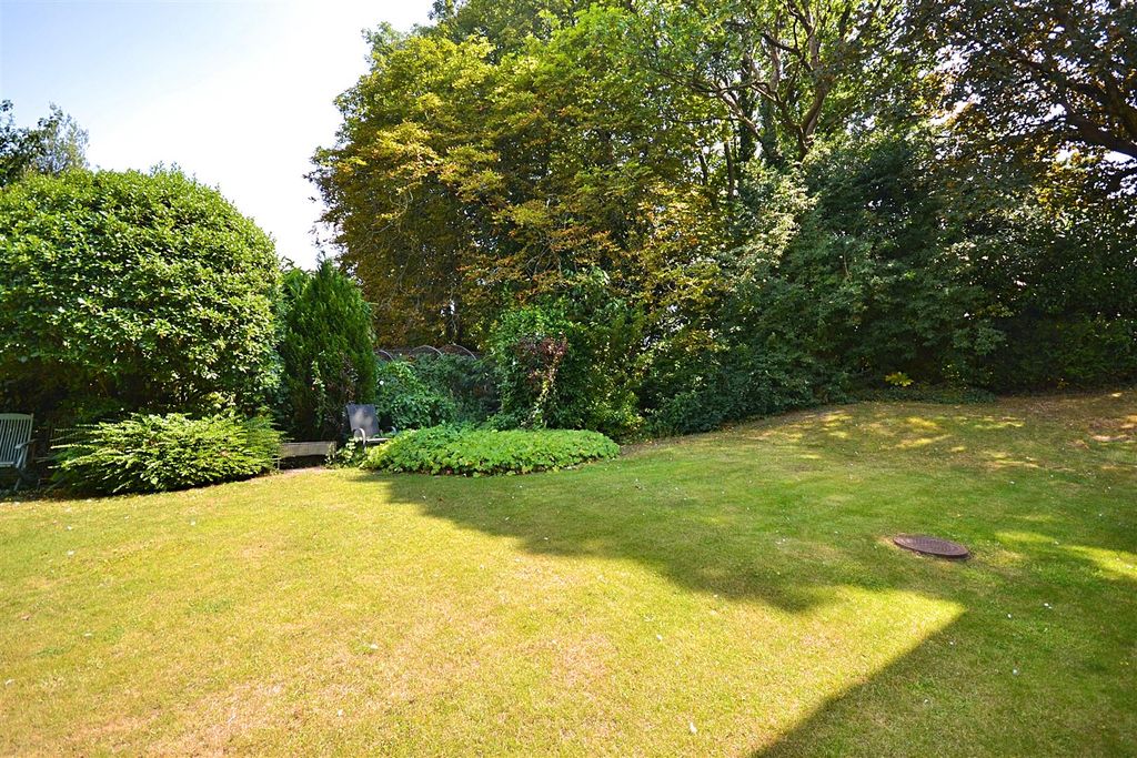 Property photo 3 of 19 62.Png