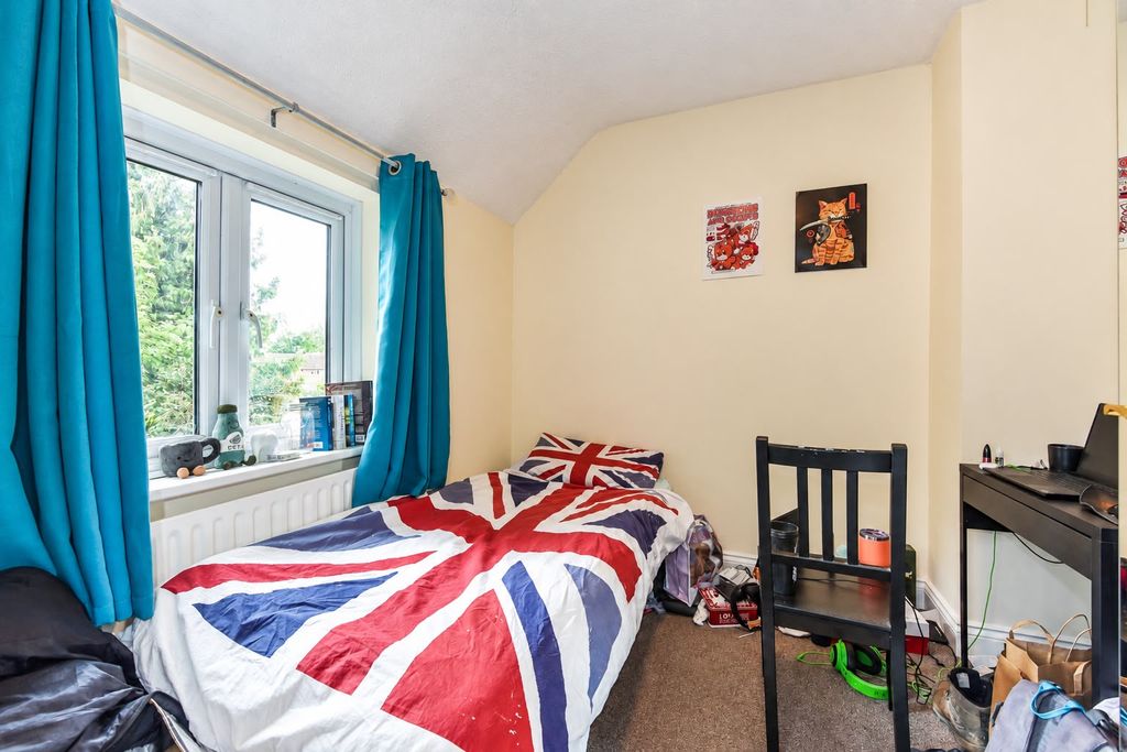Property photo 2 of 10 Room 4, 41 Cromwell Road - Updated