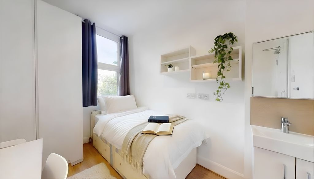 Property photo 1 of 3