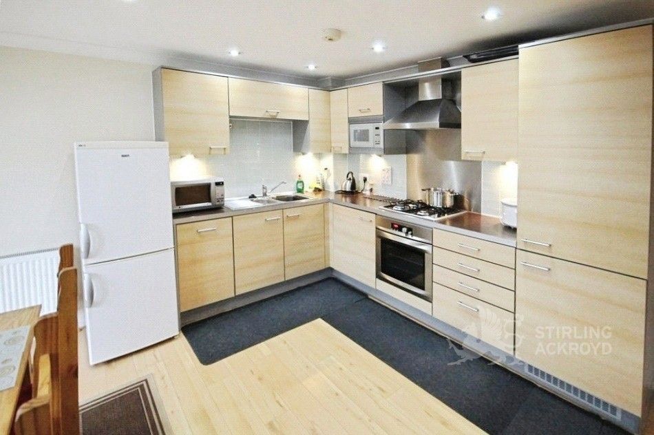 Property photo 3 of 12 Kitchen