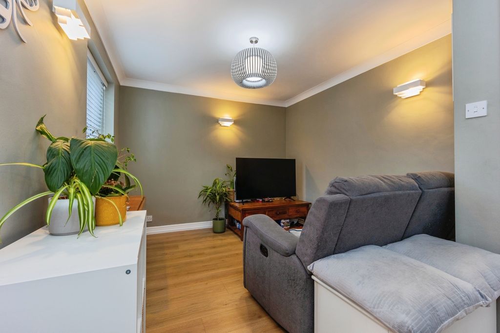 Property photo 3 of 17 Photo