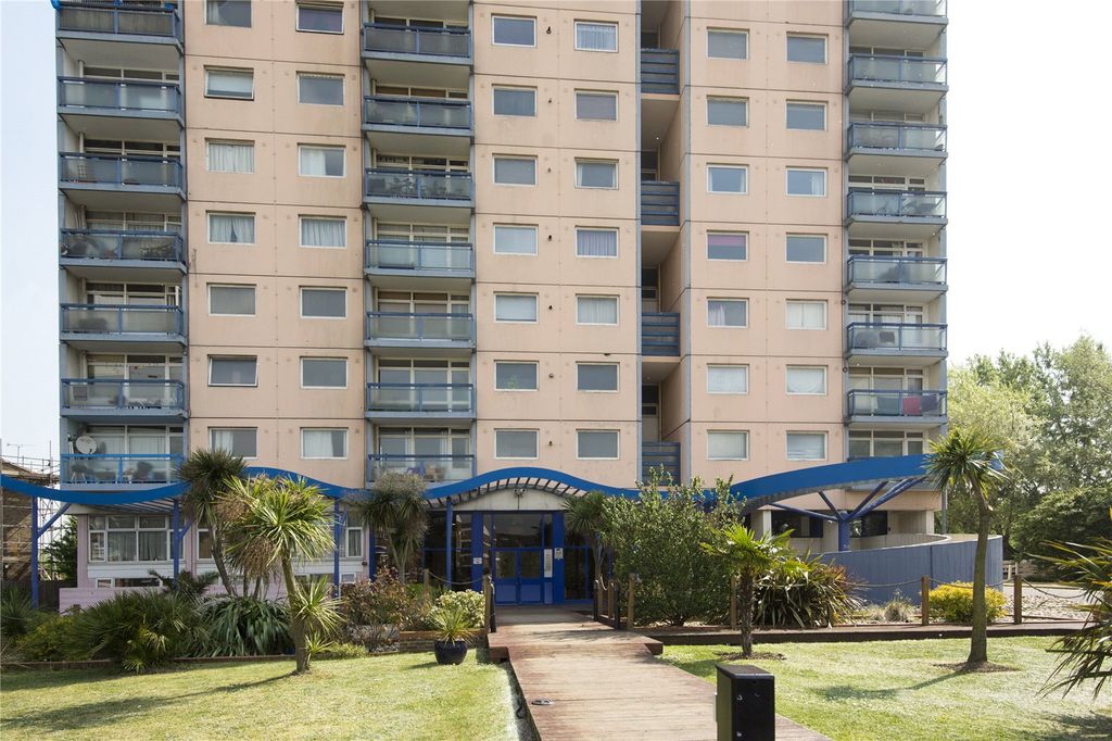 Property photo 1 of 20 Exterior