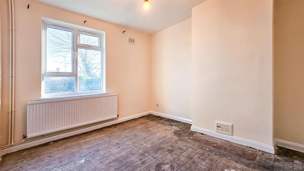 Property photo 3 of 13 Rec 2