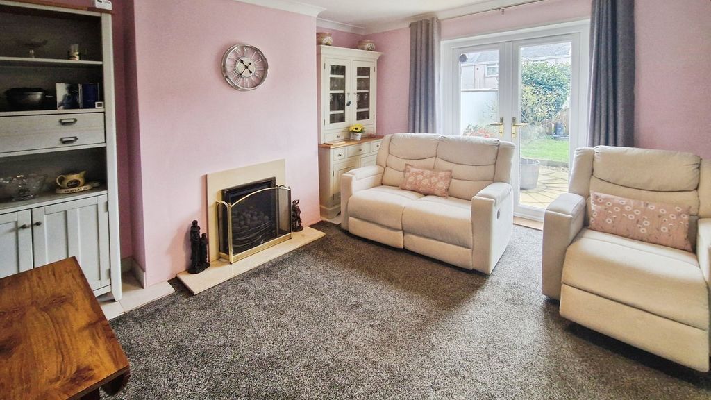 Property photo 2 of 21