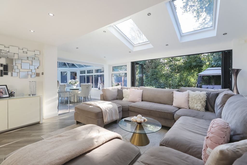 Property photo 2 of 26 Picture No. 10