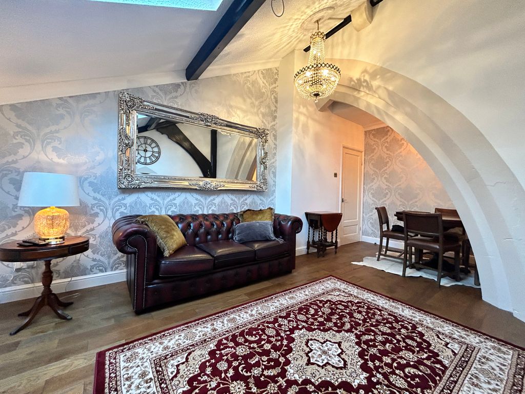 Property photo 2 of 10 Living Room