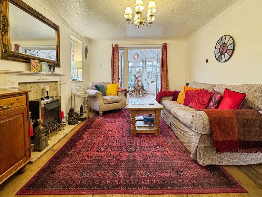 Property photo 2 of 20