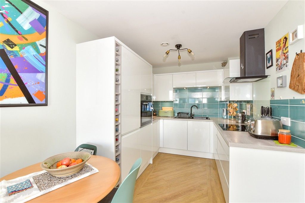 Property photo 1 of 10 Kitchen