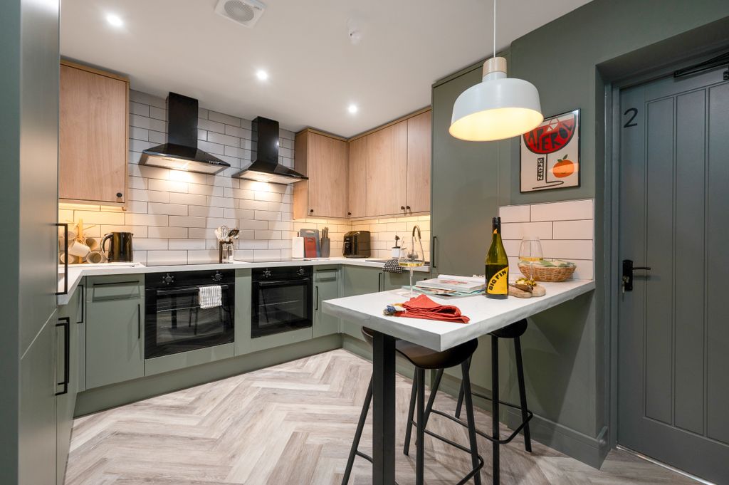 Property photo 2 of 24