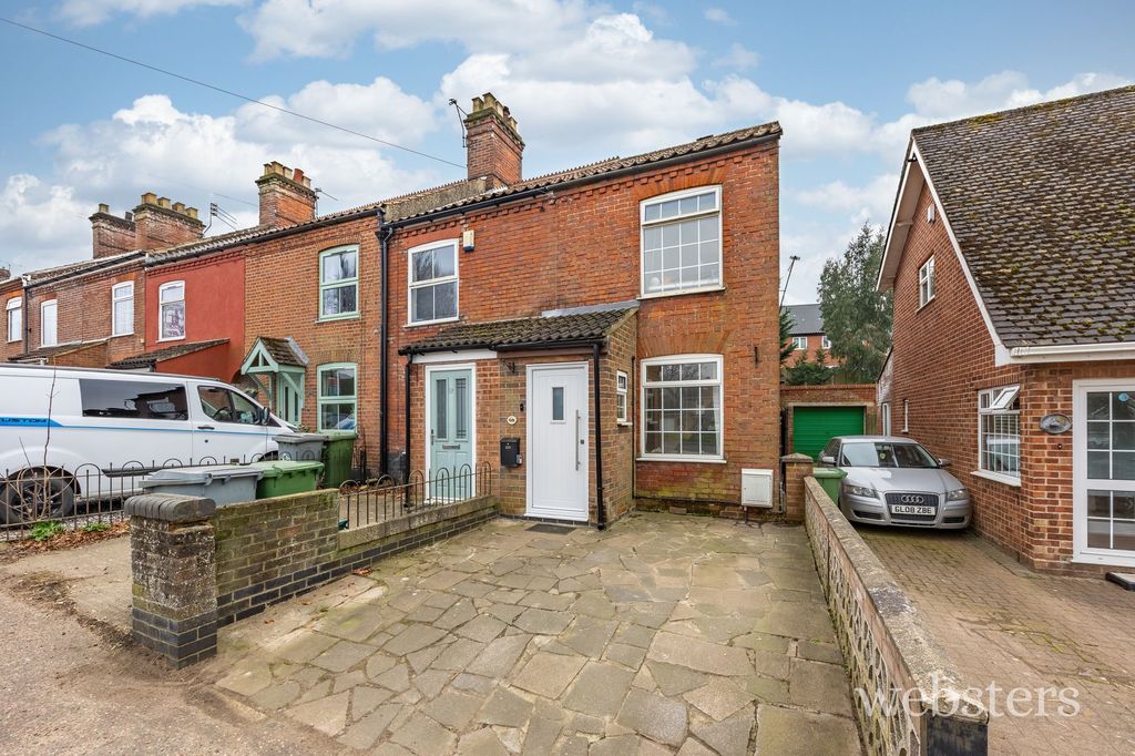 Property photo 2 of 23