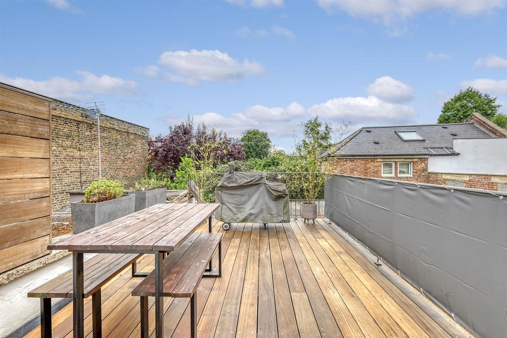 Property photo 2 of 13 2