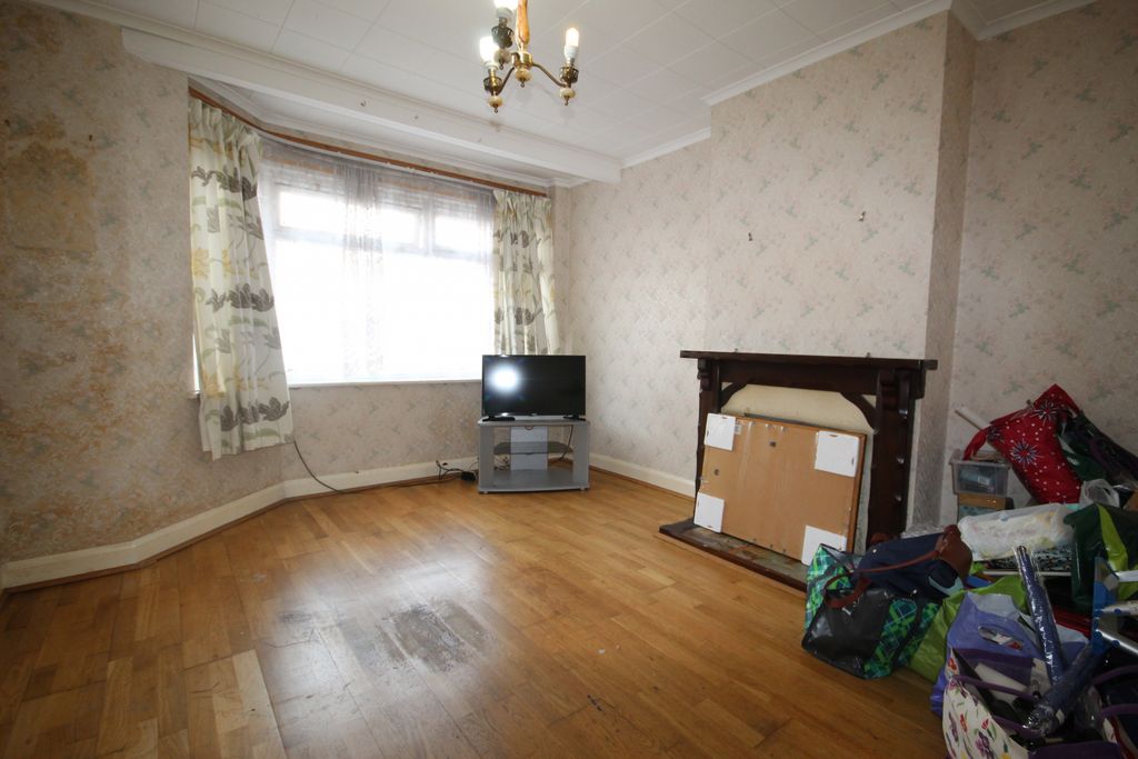 Property photo 3 of 12 Gallery