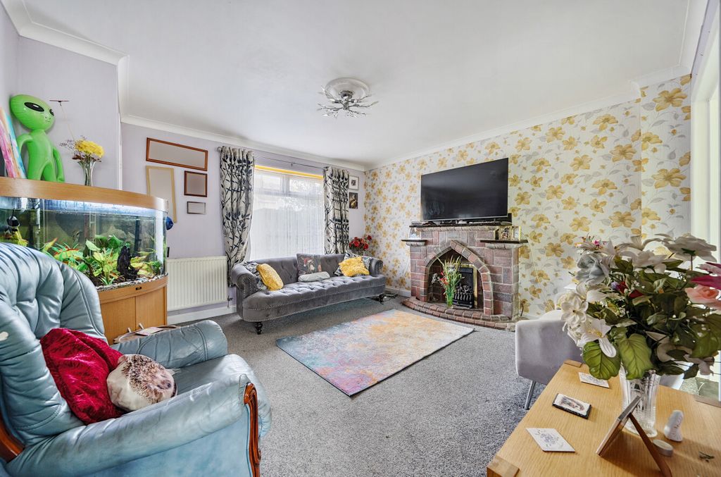 Property photo 3 of 20 1328710-3-68876F1...