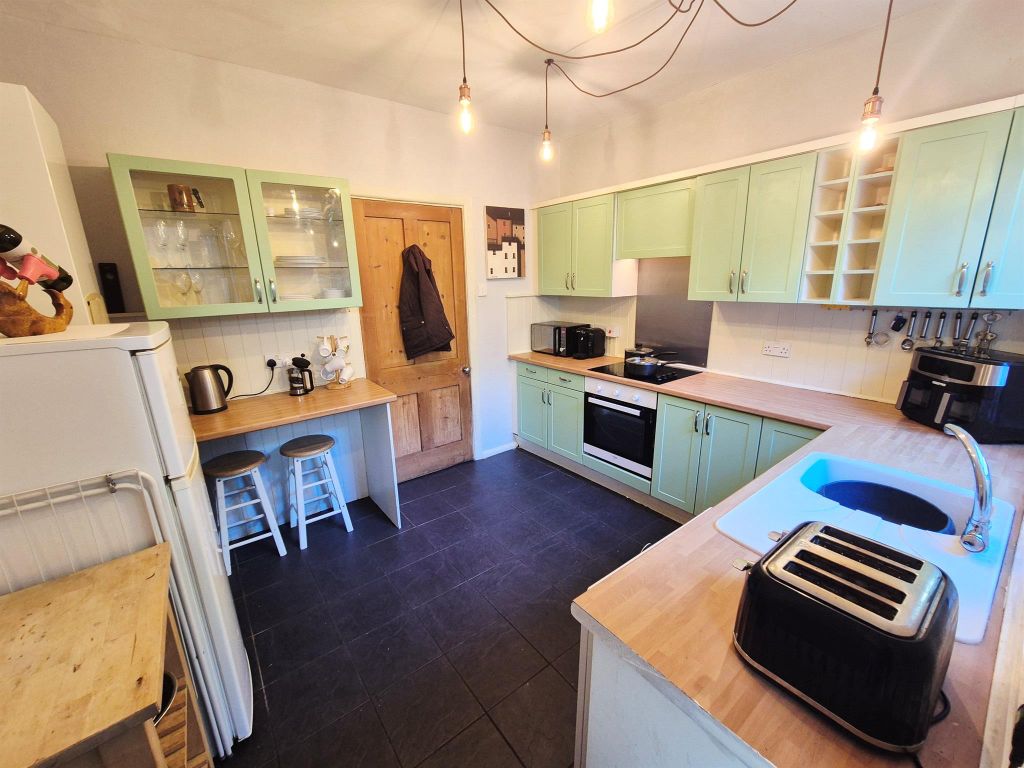 Property photo 2 of 18