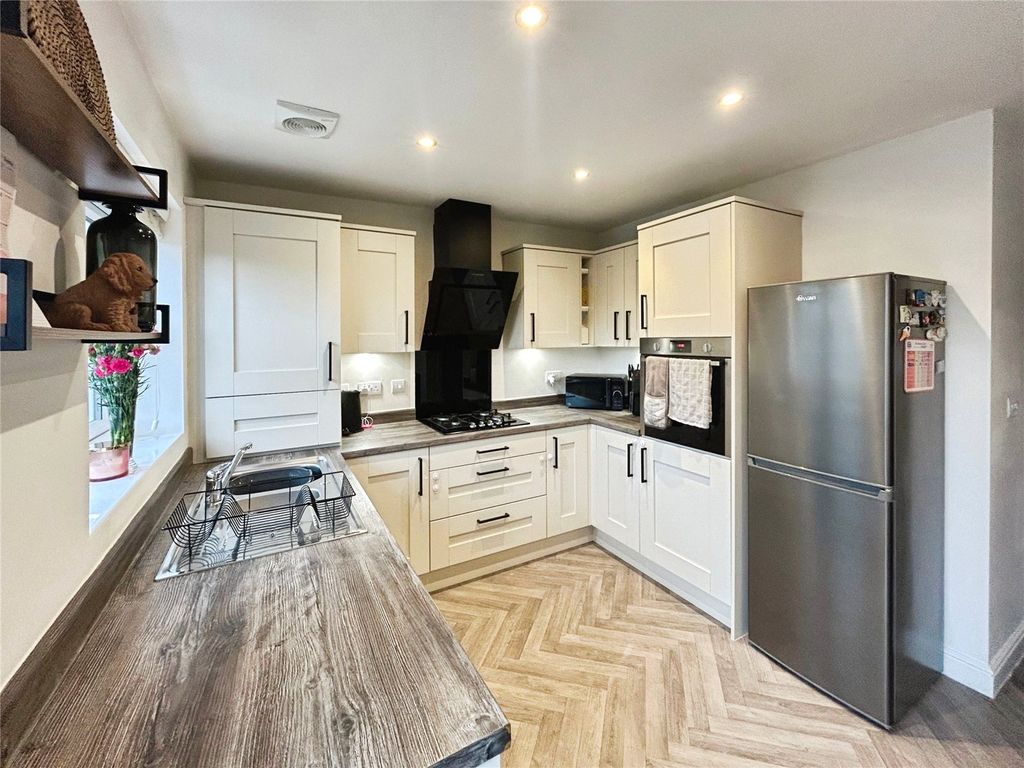 Property photo 2 of 17 Kitchen/Dining Room