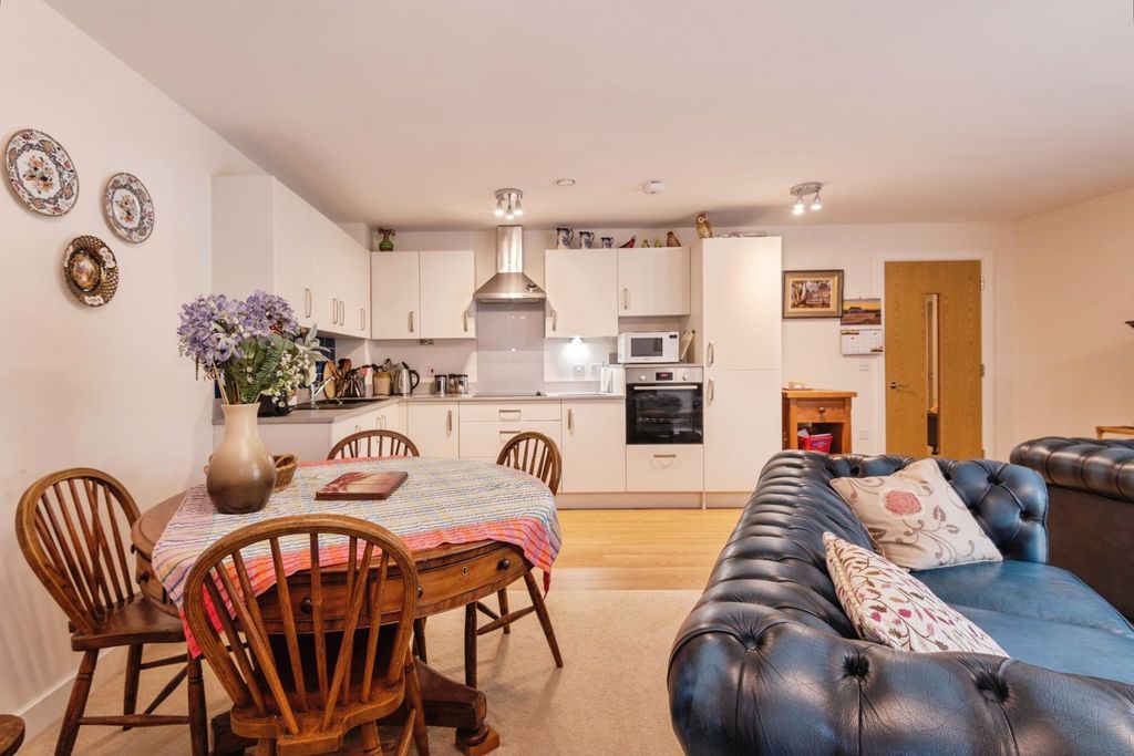 Additional image 7 of 2 bed flat for saleSouth Street, Taunton, Somerset TA1
