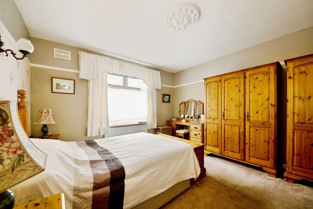 Property photo 2 of 21 Pbox-Img.Jpg