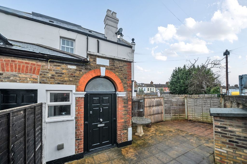 Property photo 2 of 9 Picture No. 16