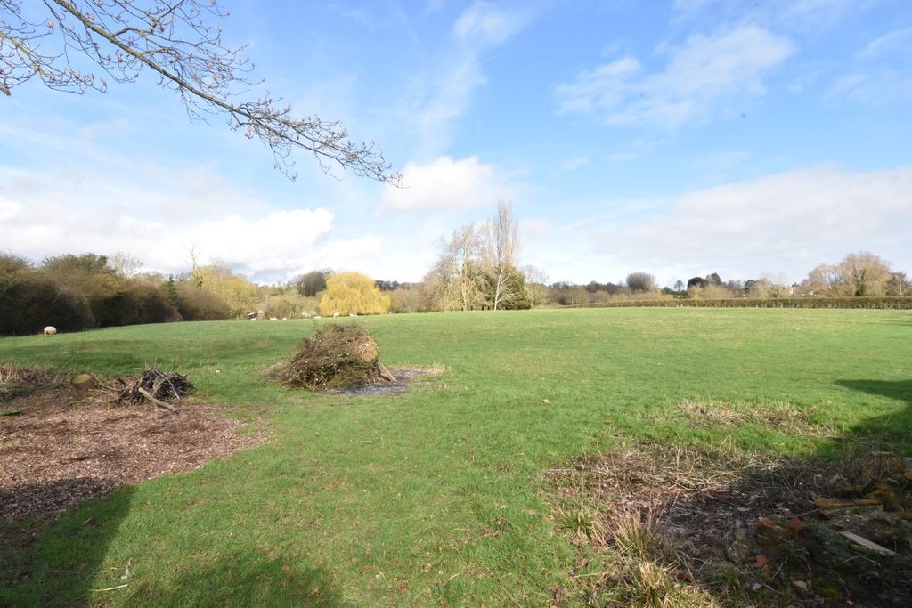 Property photo 2 of 22