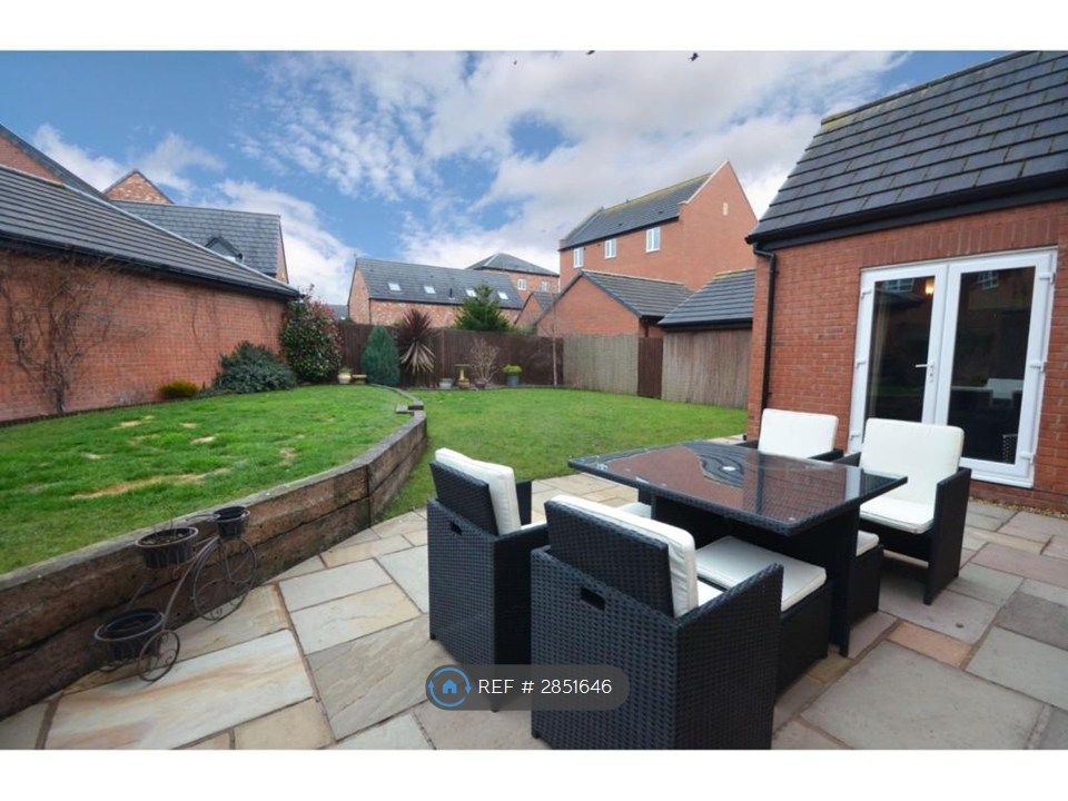 Property photo 3 of 11 Rear Garden 2