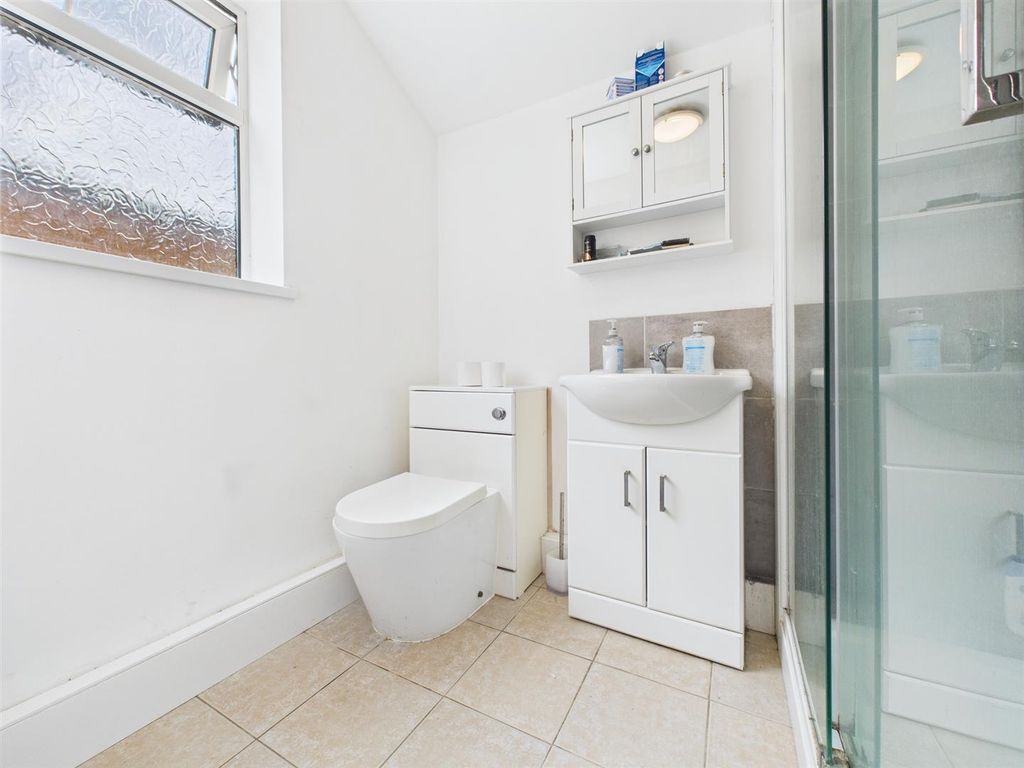 Property photo 3 of 12 Cam03975G0-Pr0133-Still012.Jpg