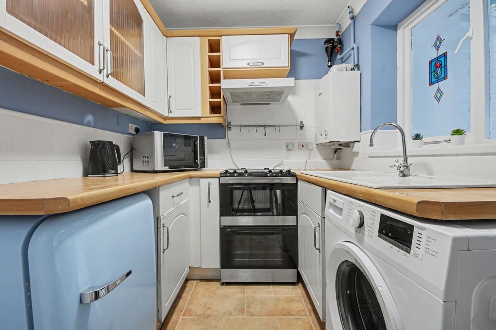 Property photo 3 of 13