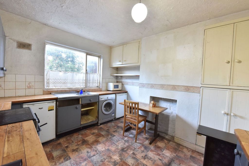 Property photo 3 of 8