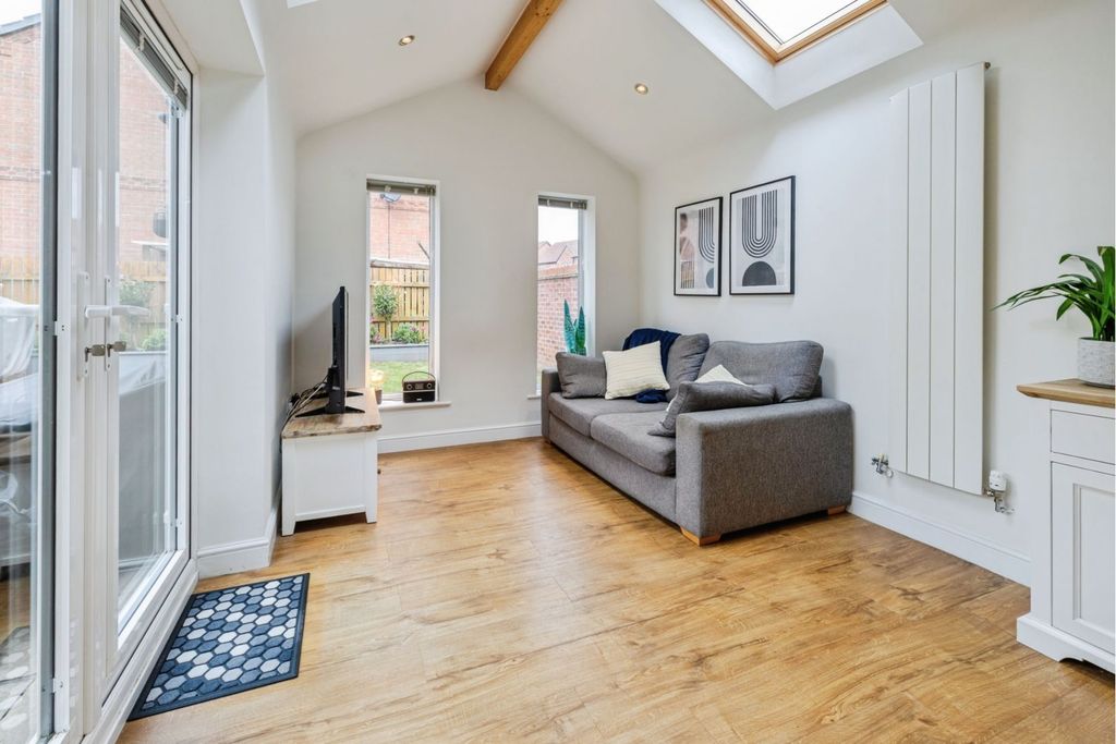 Property photo 2 of 18