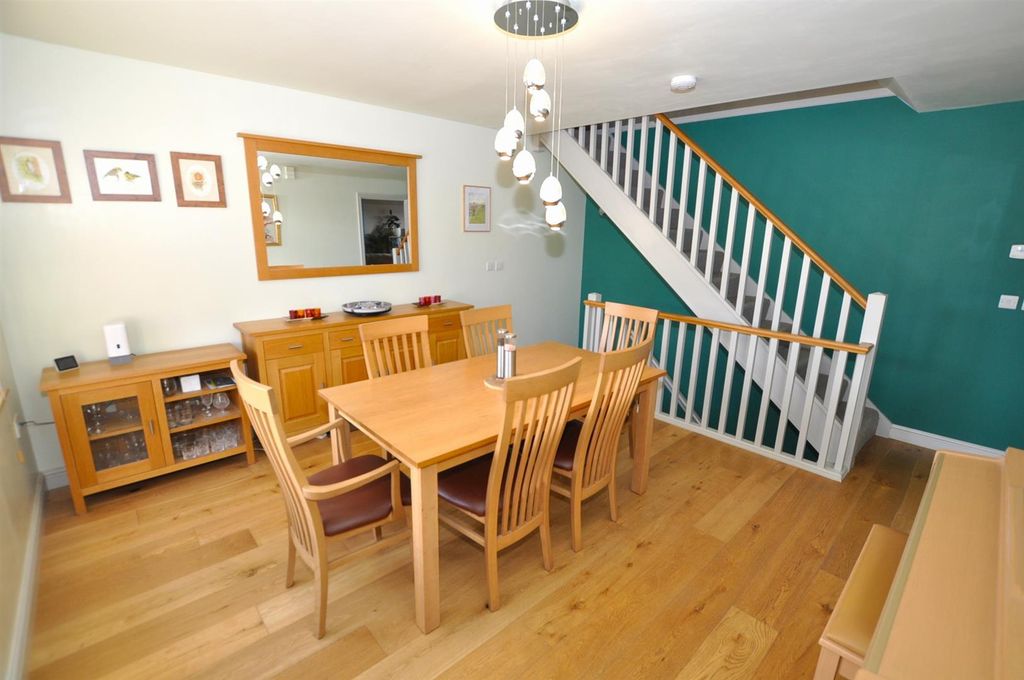 Property photo 2 of 51 Sitting / Dining Room