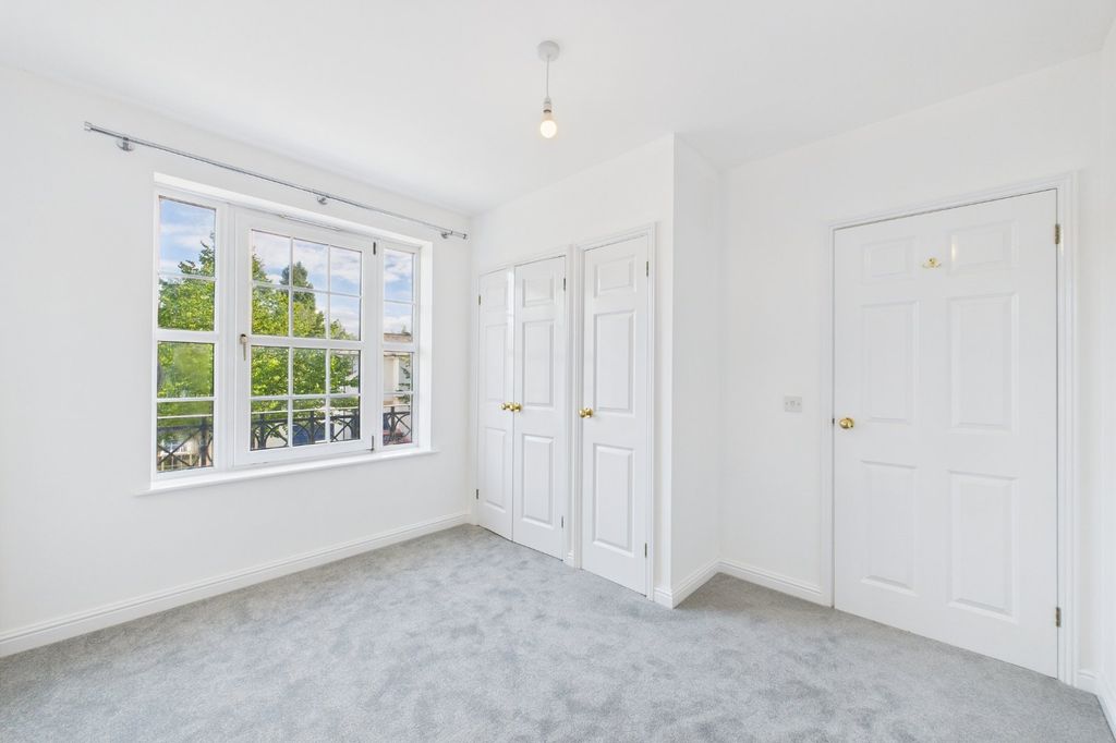 Property photo 3 of 12 Master Bedroom