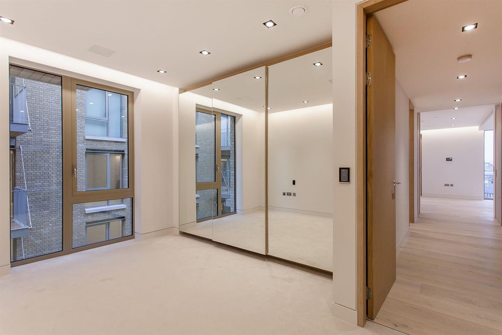 Property photo 2 of 22 Bedroom 2